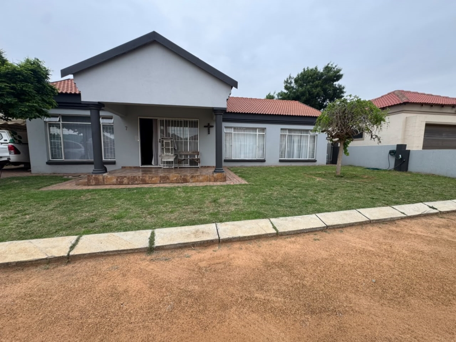 3 Bedroom Property for Sale in Songloed North West